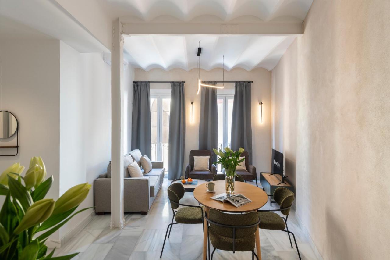 Magno Apartments San Gil - Shared Jacuzzi Siviglia Esterno foto