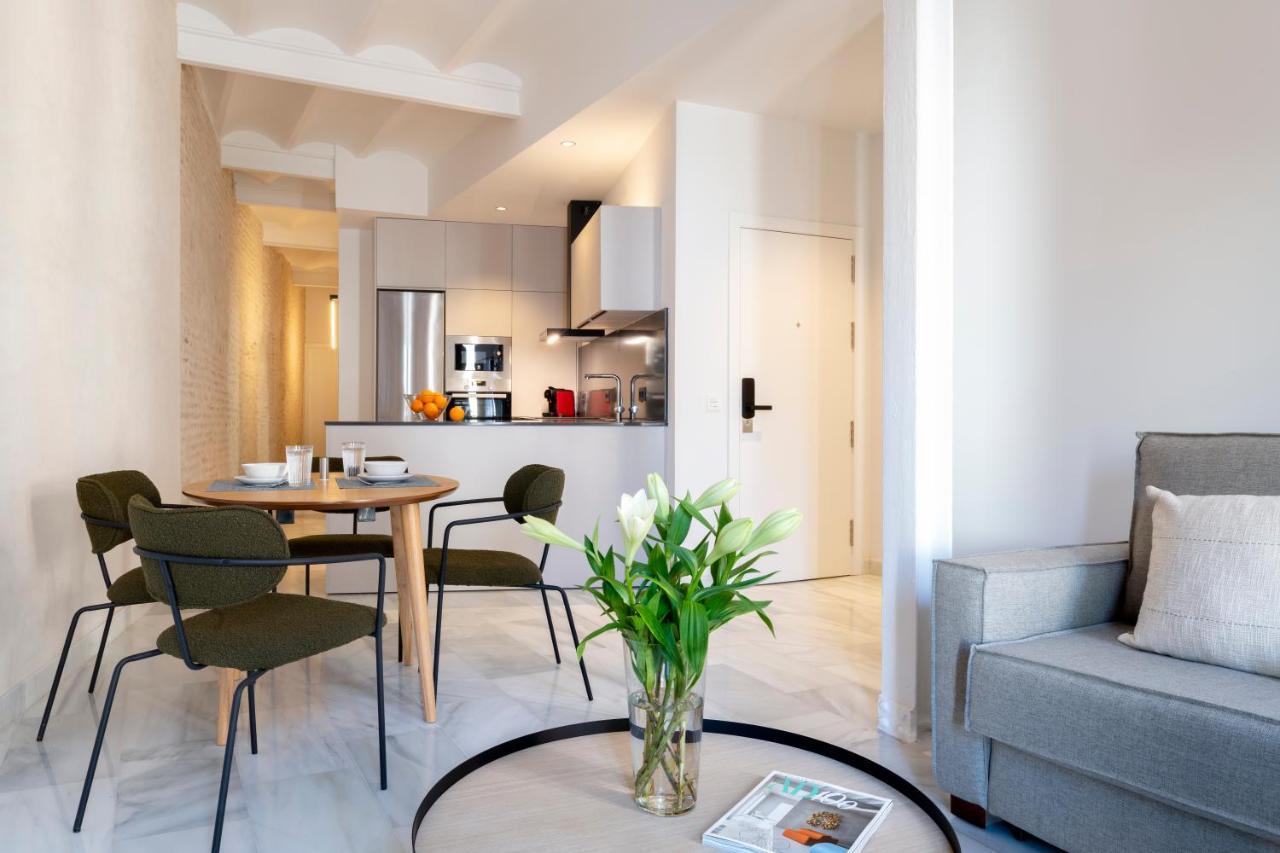 Magno Apartments San Gil - Shared Jacuzzi Siviglia Esterno foto