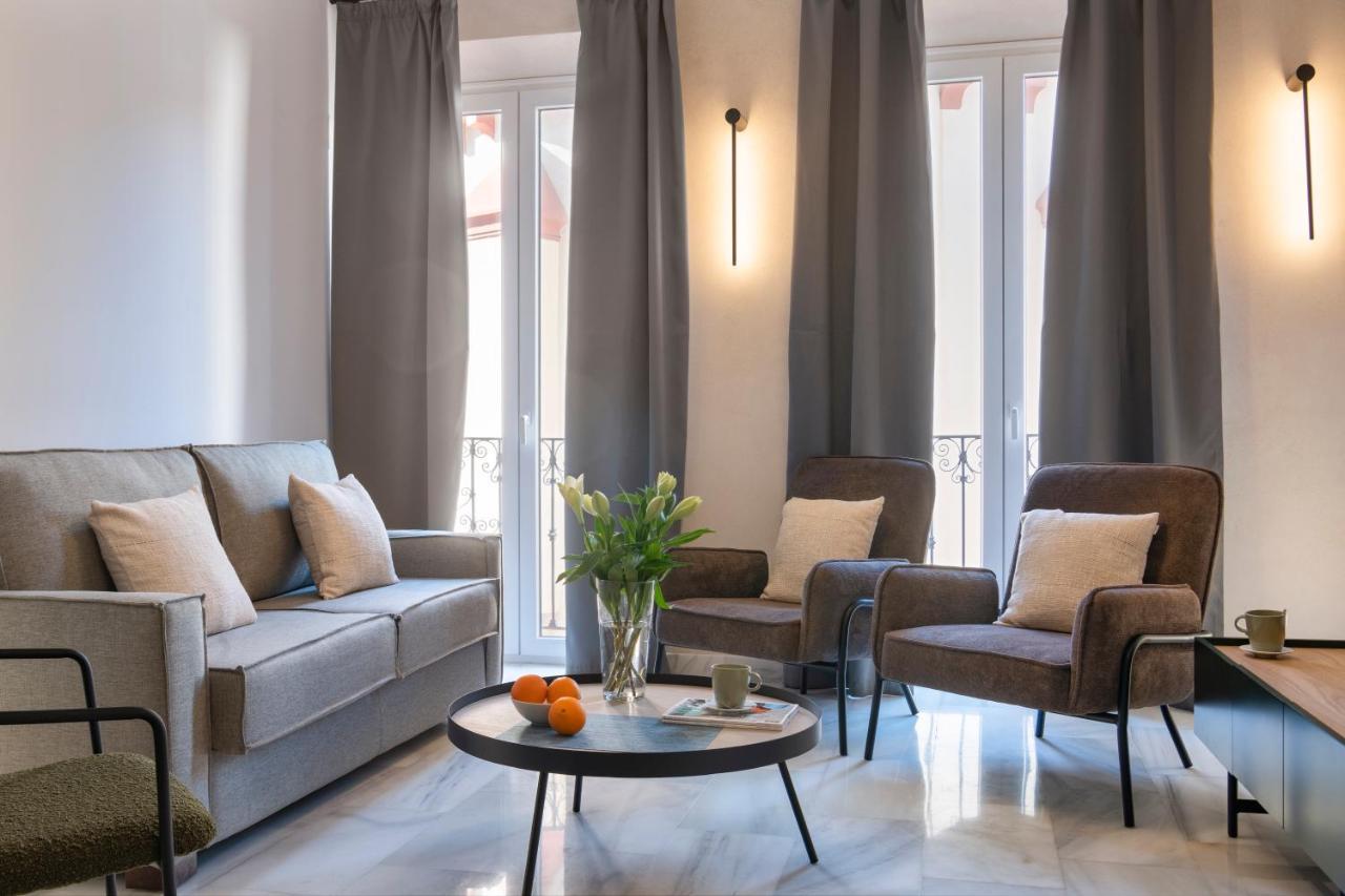 Magno Apartments San Gil - Shared Jacuzzi Siviglia Esterno foto