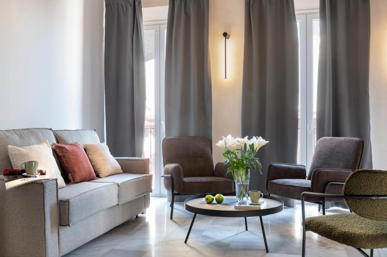 Magno Apartments San Gil - Shared Jacuzzi Siviglia Esterno foto