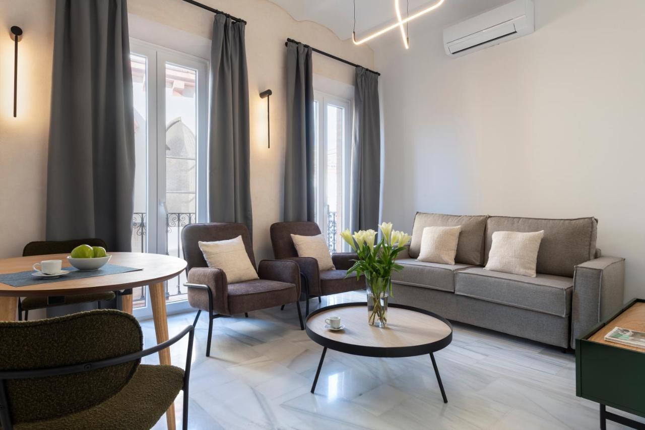 Magno Apartments San Gil - Shared Jacuzzi Siviglia Esterno foto