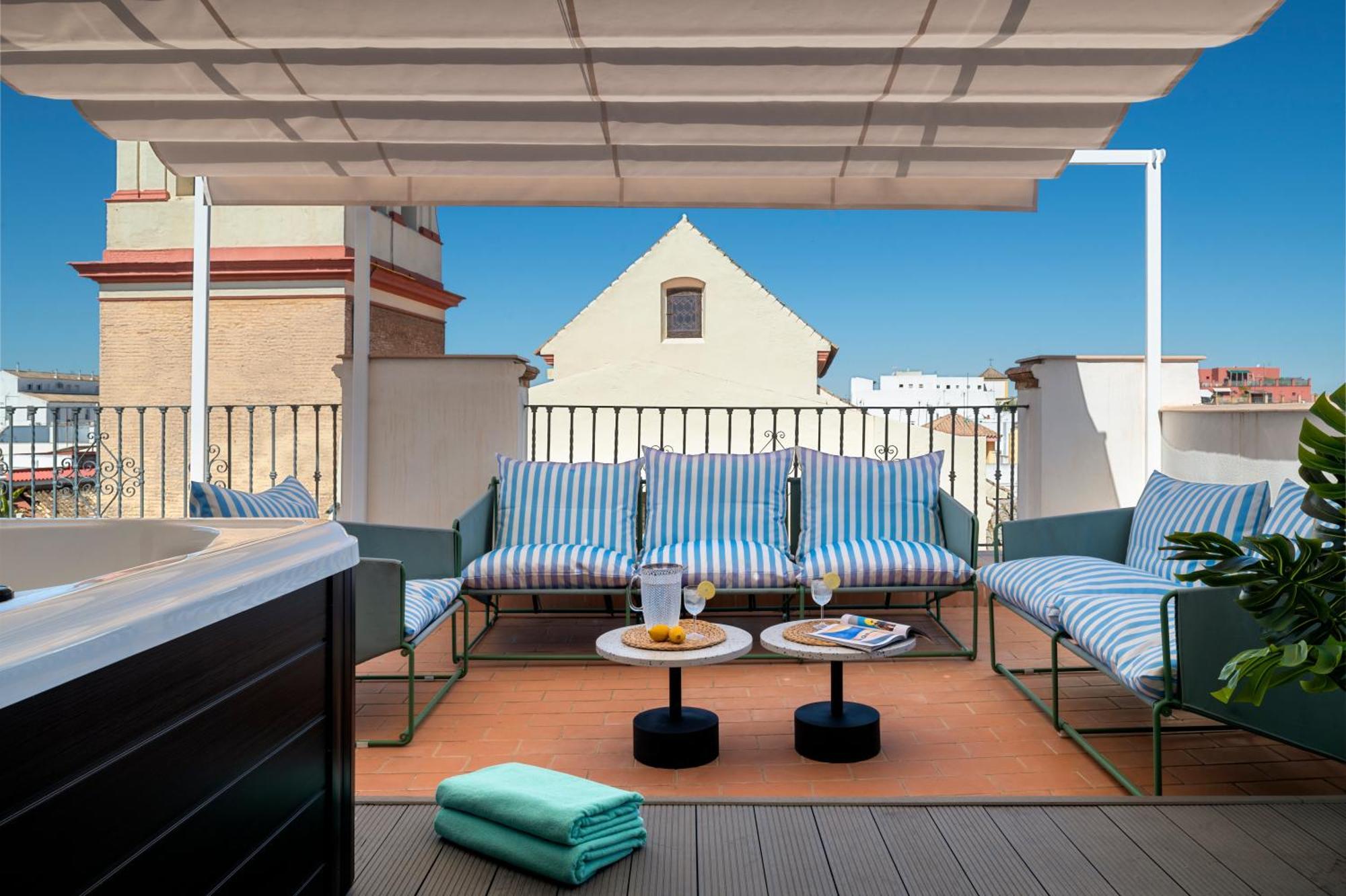 Magno Apartments San Gil - Shared Jacuzzi Siviglia Esterno foto